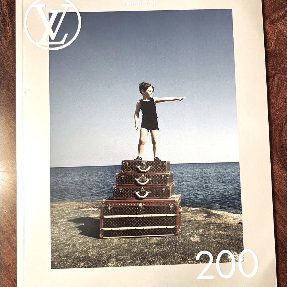 Rare Louis Vuitton The Book #200 Valued Customer Book Excellent Condition